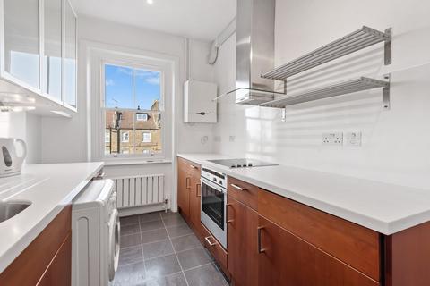 3 bedroom maisonette to rent, South Villas, London