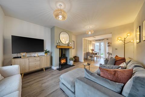 3 bedroom semi-detached house for sale, Cygnet Close, Whittington, Oswestry