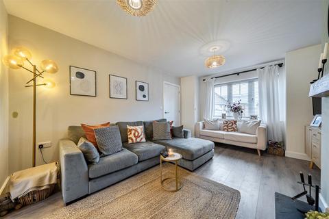 3 bedroom semi-detached house for sale, Cygnet Close, Whittington, Oswestry