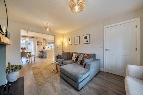 3 bedroom semi-detached house for sale, Cygnet Close, Whittington, Oswestry
