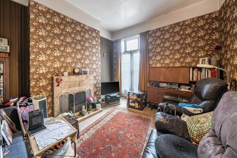 4 bedroom end of terrace house for sale, Sarsfeld Road, London SW12