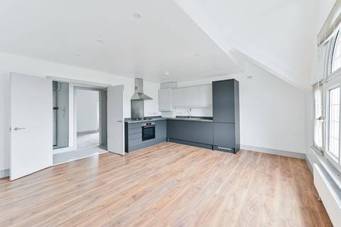 3 bedroom flat to rent, Drewstead Road, Streatham Hill, London, SW16