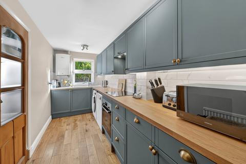 2 bedroom end of terrace house for sale, Kings Farm Avenue, Richmond, Surrey
