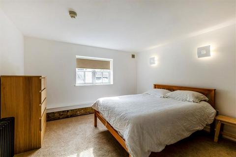 2 bedroom flat to rent, Hopton Road, London SE18