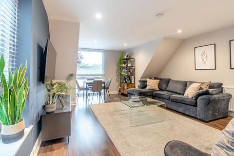 2 bedroom apartment for sale, Uxbridge Road,Mill End,Rickmansworth,WD3 8DS