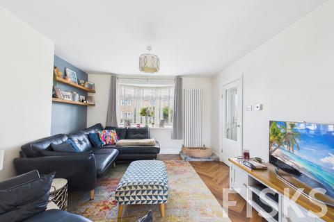 3 bedroom terraced house for sale, Danbury Down, Basildon, SS14
