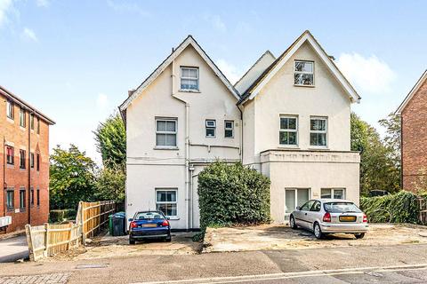1 bedroom flat for sale, Hook Road, Surbiton KT6