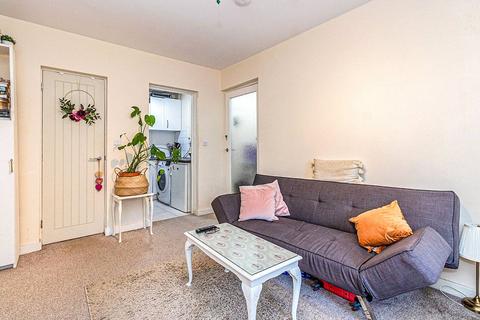 1 bedroom flat for sale, Hook Road, Surbiton KT6