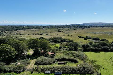 3 bedroom property with land for sale, Pengwern Common, Llethryd