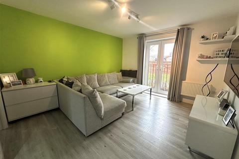 2 bedroom flat for sale, Baxter Road, Watford WD24