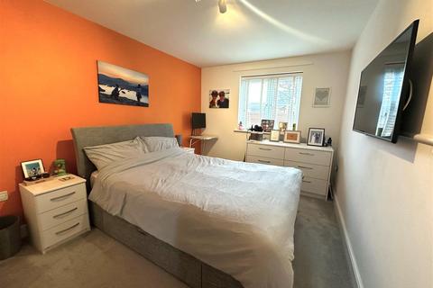 2 bedroom flat for sale, Baxter Road, Watford WD24