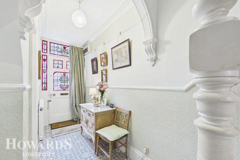 3 bedroom end of terrace house for sale, Sussex Road, Lowestoft