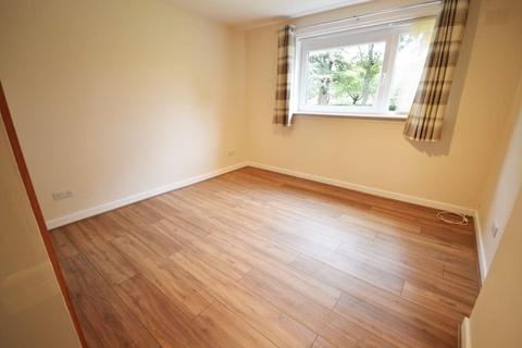 2 bedroom flat to rent, 1867L Dunsmuir Court, Edinburgh, EH12 7TD