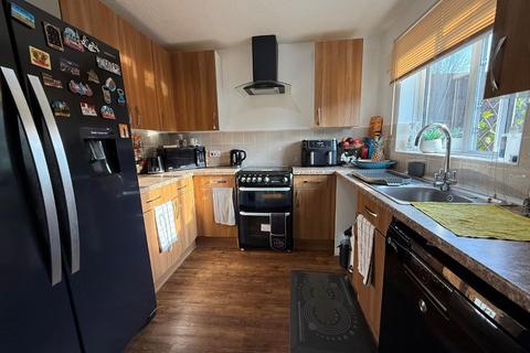 3 bedroom terraced house for sale, Montague Crescent, Northampton NN5
