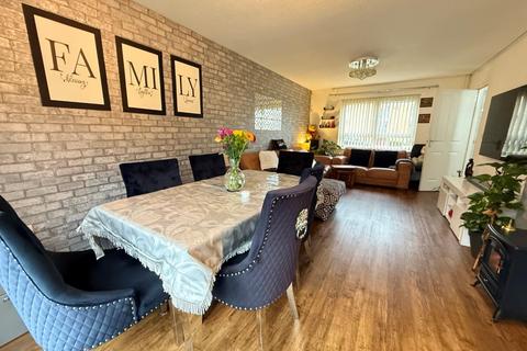 3 bedroom terraced house for sale, Montague Crescent, Northampton NN5