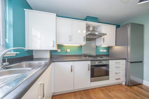 3 bedroom terraced house to rent, Brown Crescent, Bathgate EH48