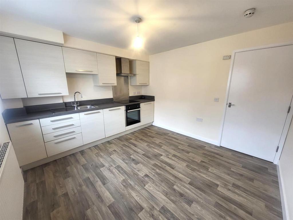 Open Plan Living/ Kitchen Pic 2