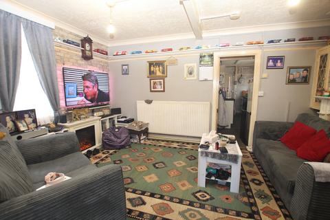 2 bedroom bungalow for sale, The Close, Jaywick, Jaywick, Clacton-on-Sea