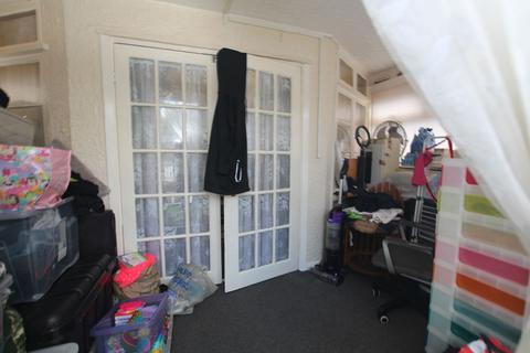 2 bedroom bungalow for sale, The Close, Jaywick, Jaywick, Clacton-on-Sea