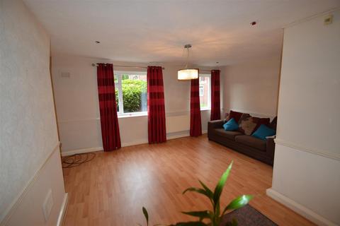 2 bedroom flat to rent, Kielder Square, Salford M5