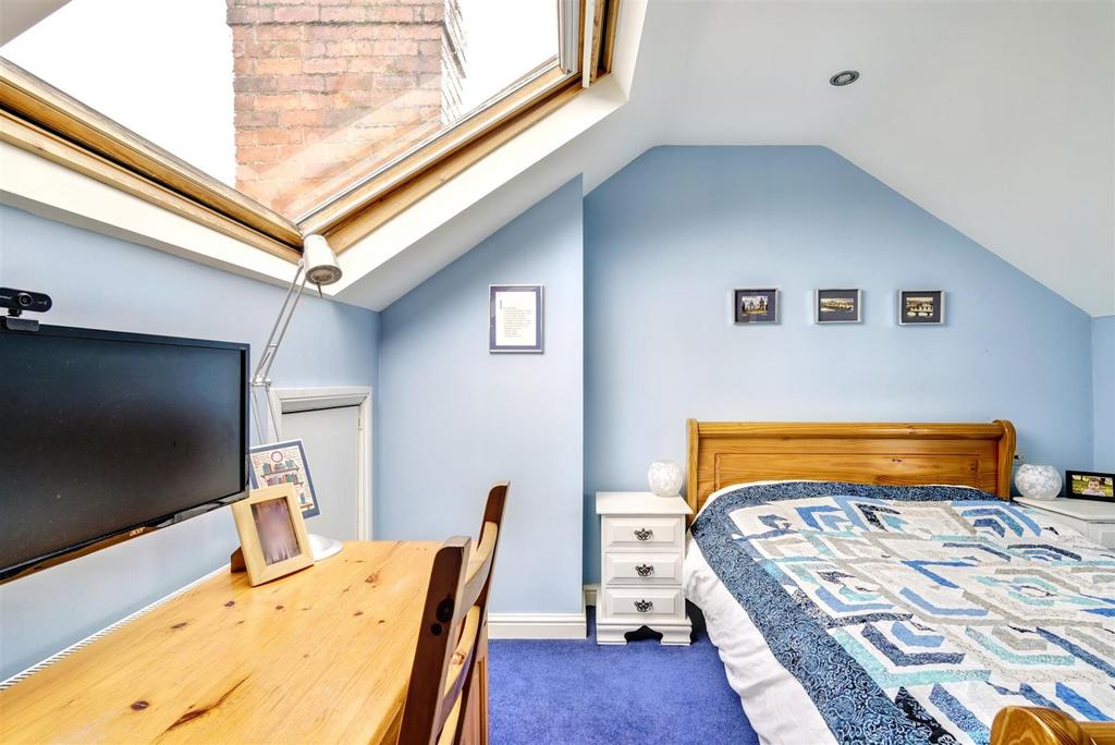 Bedroom 1 3.jpeg
