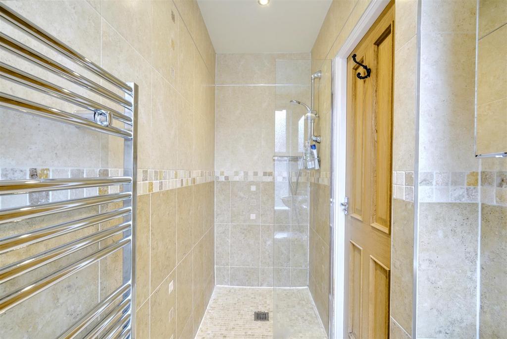 Ensuite 2 1.jpeg