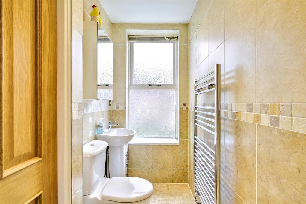 Ensuite 2 2.jpeg