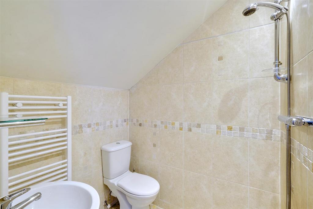 Ensuite 1 1.jpeg