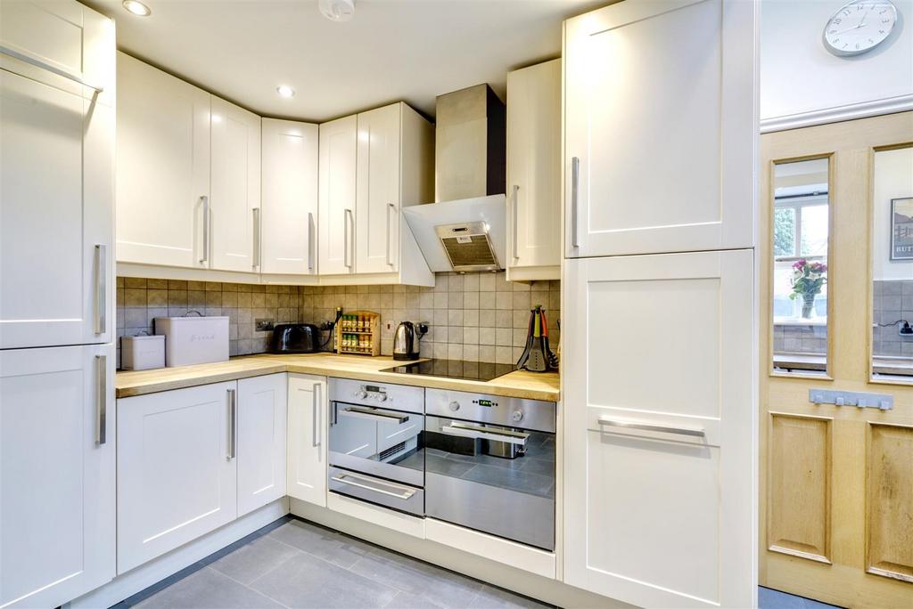Kitchen 1 2.jpeg