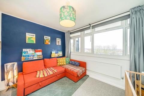 2 bedroom flat for sale, Rye Hill Park, London SE15