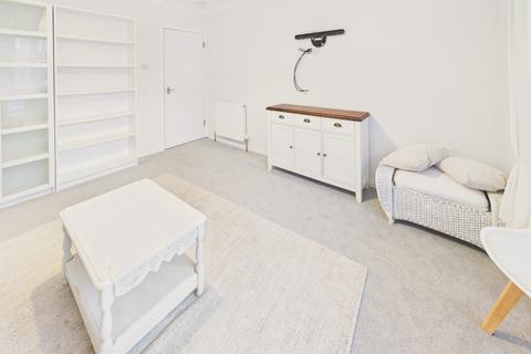 2 bedroom flat to rent, Grantully Place, Edinburgh, EH9