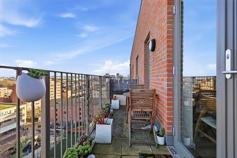 1 bedroom apartment to rent, Edwin Street, London E16