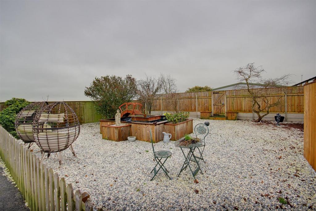 Leconfield Kennels (1).jpg