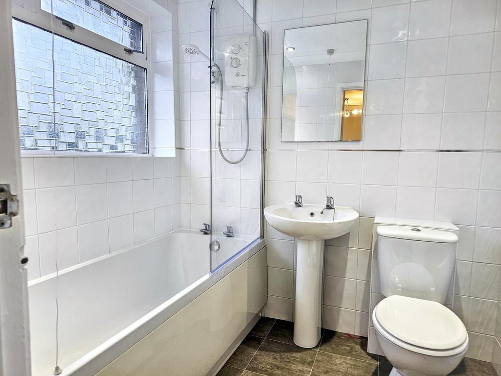 Main bathroom