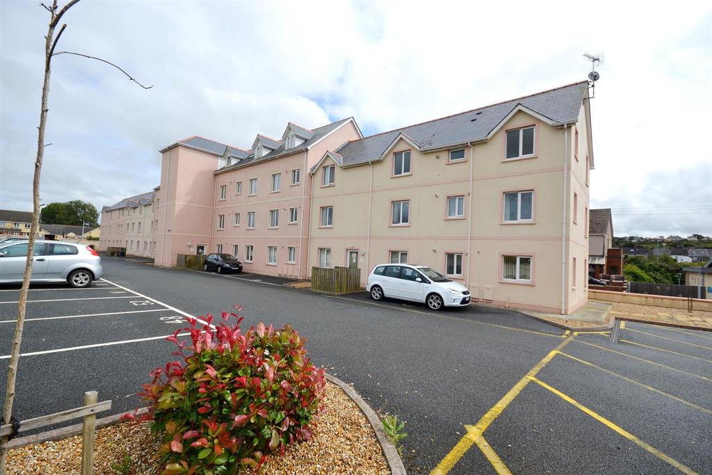 London Road, Pembroke Dock 2 bed apartment £100,000