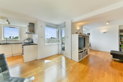 2 bedroom apartment to rent, Kew Bridge Court, Brentford London W4