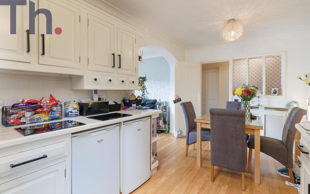 Kitchen &amp; Dining