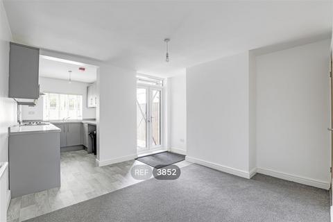 2 bedroom terraced house to rent, Nottingham NG4