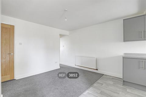 2 bedroom terraced house to rent, Nottingham NG4