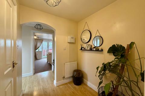 3 bedroom semi-detached house for sale, Oversetts Road, Swadlincote DE11