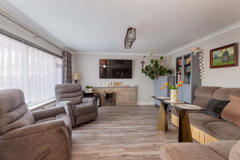 3 bedroom bungalow for sale, Grafton Close, Maidenhead SL6