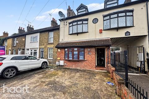 1 bedroom maisonette for sale, Albert Road, Romford, RM1 2PD