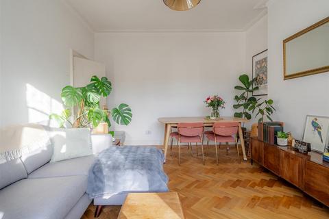 2 bedroom flat for sale, Harvist Road, London NW6