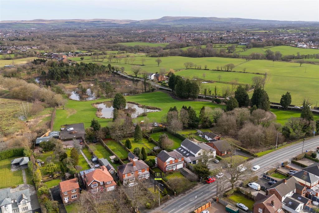 Aerial View - Surroundings