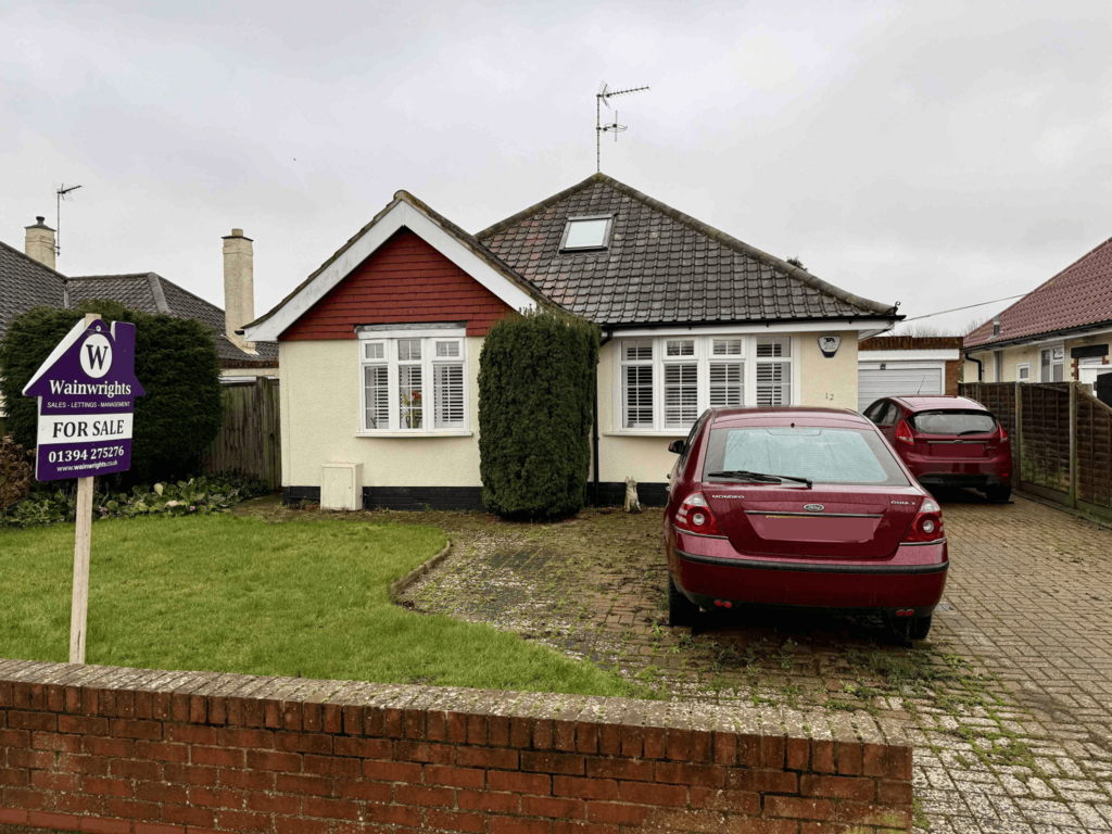 2 Bedroom Detached Bungalow For Sale