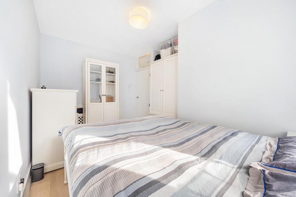 Bedroom (2).JPG