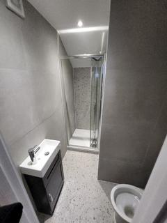 1 bedroom in a house share to rent, Bushfields, Loughton, IG10