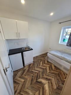 undefined, King George VI Avenue, Tilbury, RM18