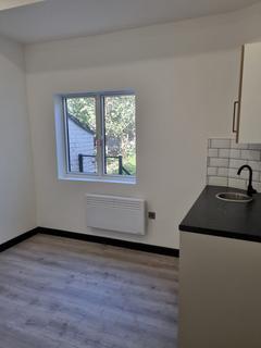 4 bedroom house to rent, High Street, Chatham, ME4