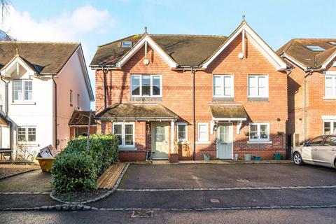 undefined, Admiral Way, Surrey GU7